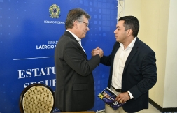 lanamento-do-livro-estatuto-da-segurana-privada_54352434956_o
